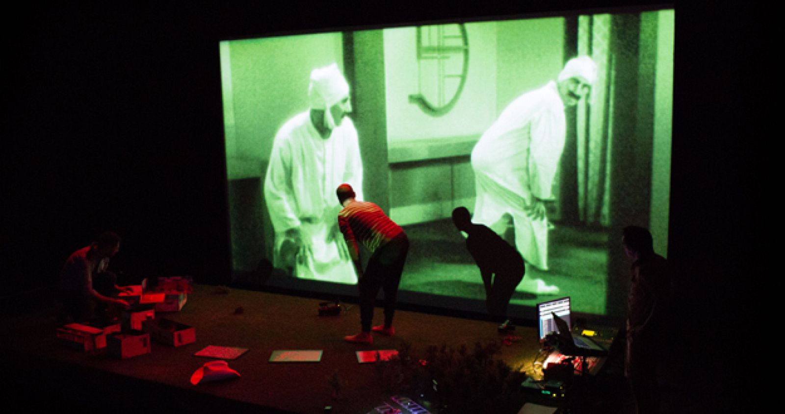 Agrupación de teatro 'Señor Serrano' en escena