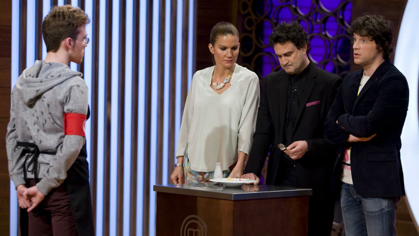 El jurado expulsó a Alberto de MasterChef por su leon come gamba