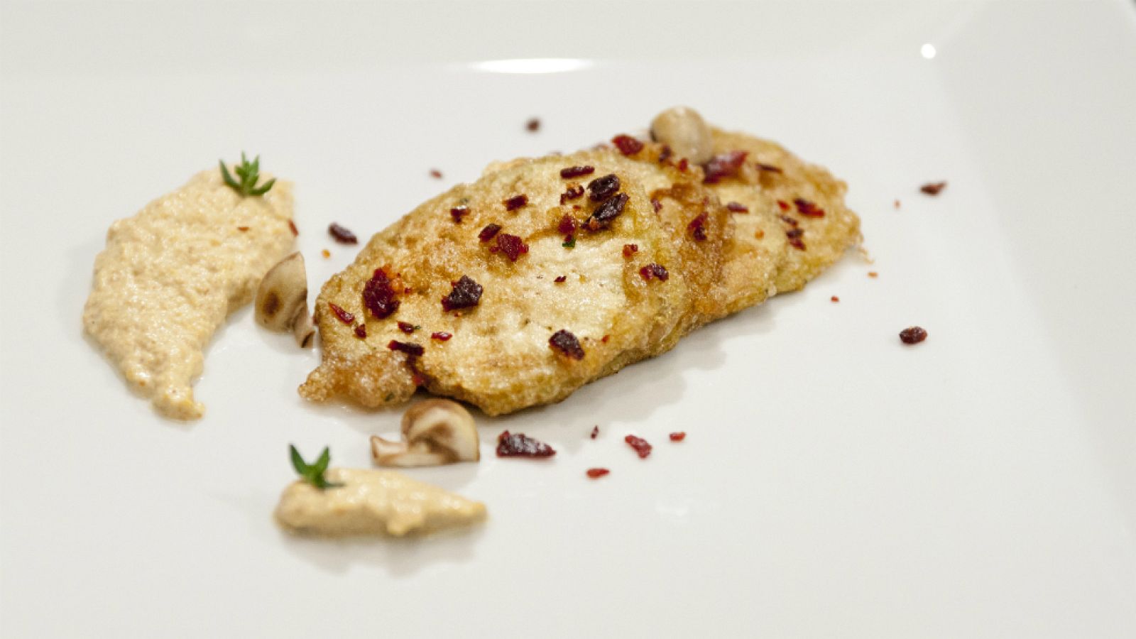 Berenjena frita con salsa de boletus