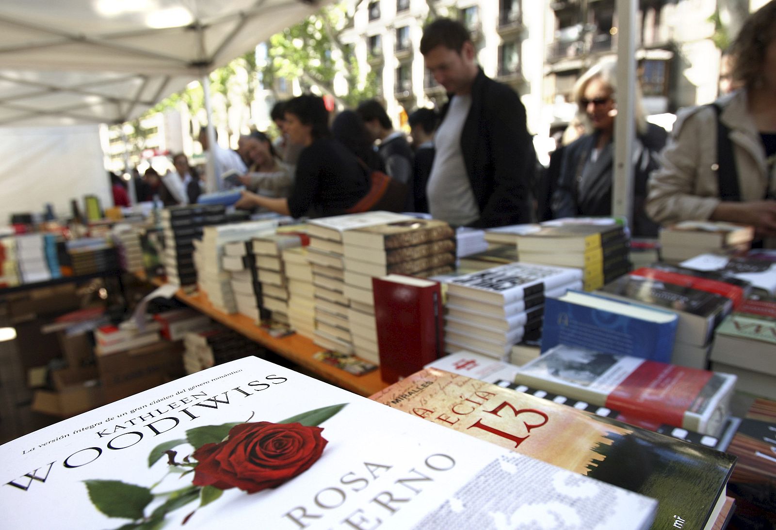 Celebración de la jornada de Sant Jordi en Cataluña.