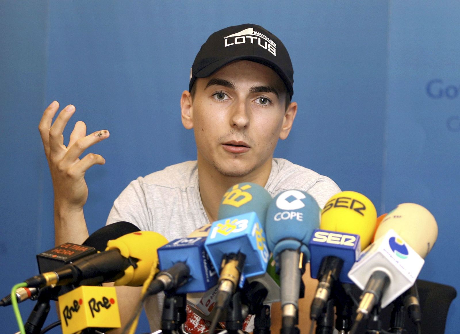 JORGE LORENZO FIRMA CONVENIO CONSELLERIA