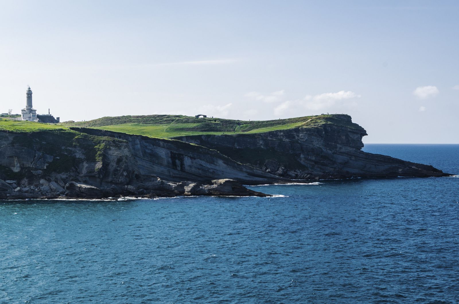 Costa rocosa en España.