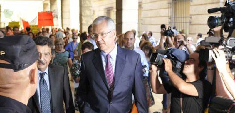 La Fiscalía pide que declare el exinterventor de la Junta tras las comparecencias de Chaves y Griñán