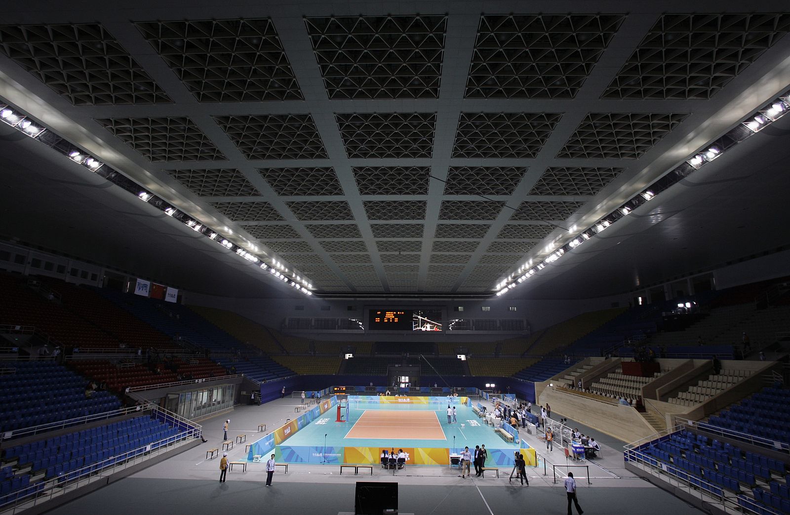 Interior del Estadio Cubierto de la Capital