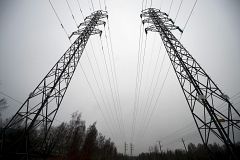 Los precios frenan su caída una décima en abril, hasta el -0,6%, por la subida de la electricidad