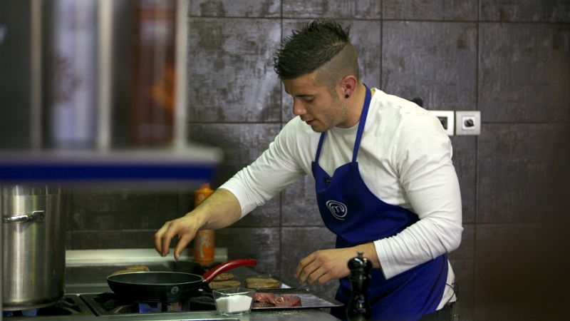 Solomillo asado con verduras y hortalizas salteadas