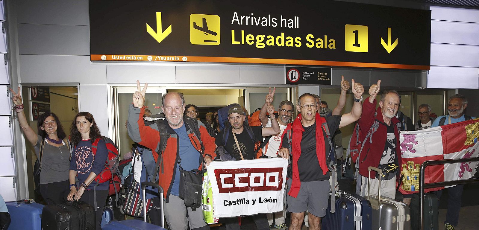 21 turistas castellanoleoneses que se encontraban en Nepal llegan a Madrid, al aeropuerto Adolfo Suárez-Madrid Barajas.