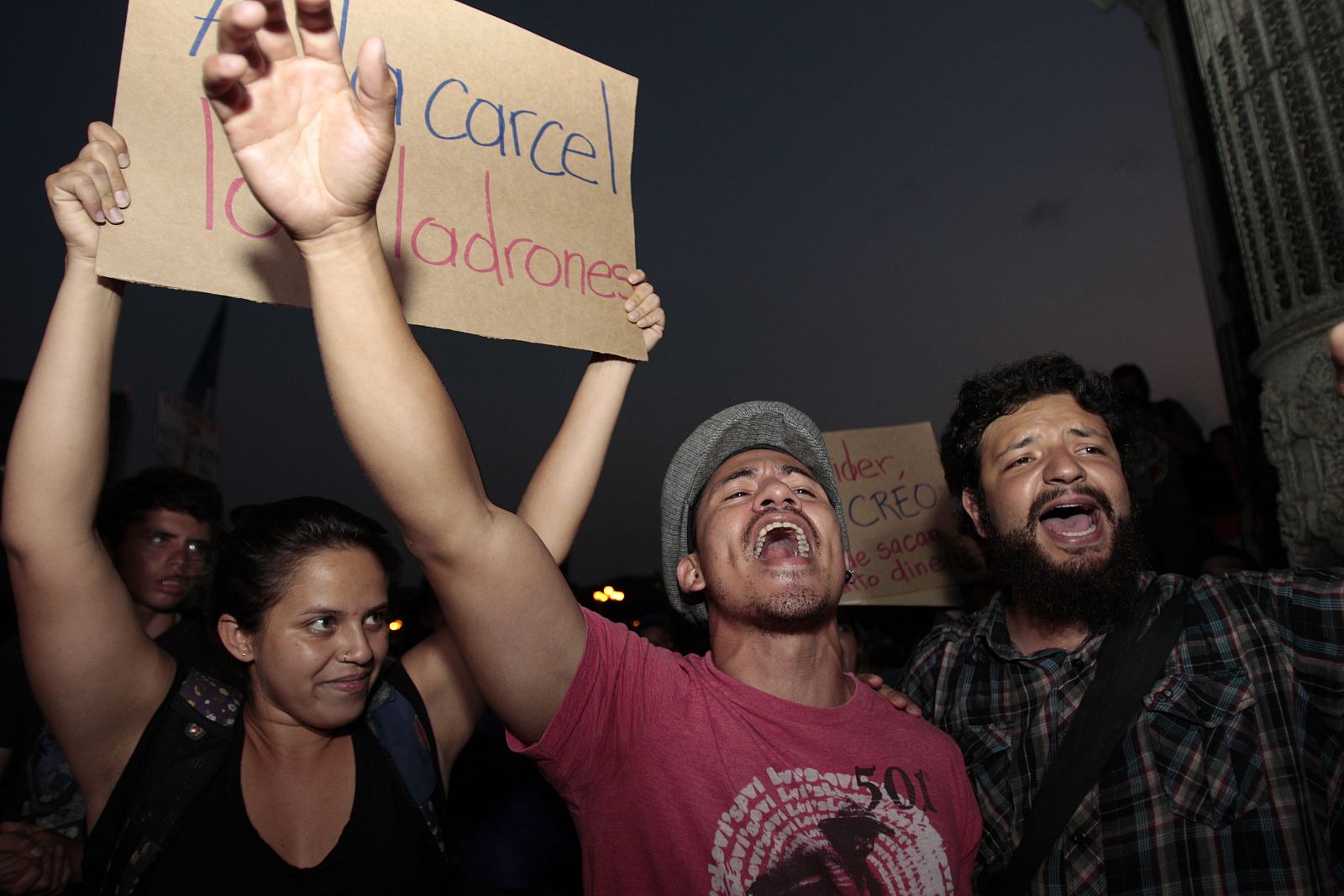 PRESIDENTE DE GUATEMALA ANUNCIA LA RENUNCIA DE LA VICEPRESIDENTA DEL PAÍS