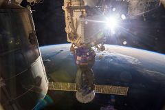 Los tres astronautas de la EEI deberán quedarse un mes más por la pérdida de la nave Progress