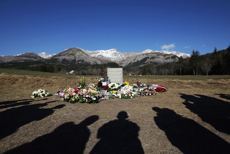 Francia identifica a los 150 fallecidos del avion de Germanwings y permite que sean inhumados