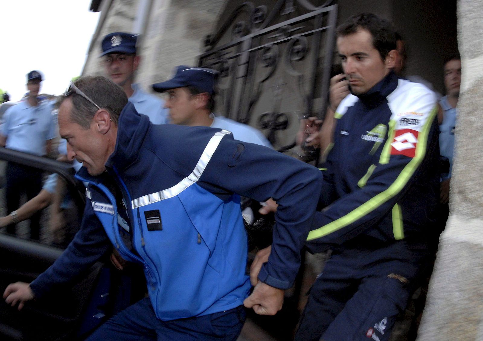 Beltrán, positivo por EPO, escoltado por la policía