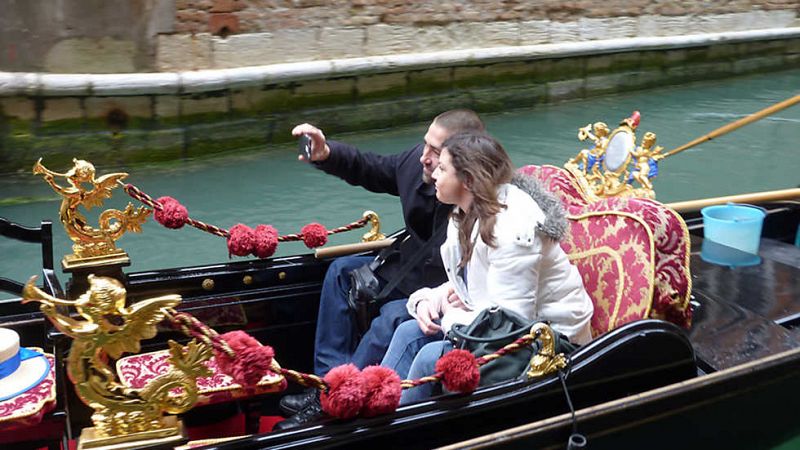En Portada. "Cara Venezia'