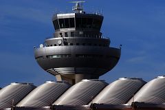 Paros parciales de los controladores aéreos este domingo, con servicios mínimos del 70%