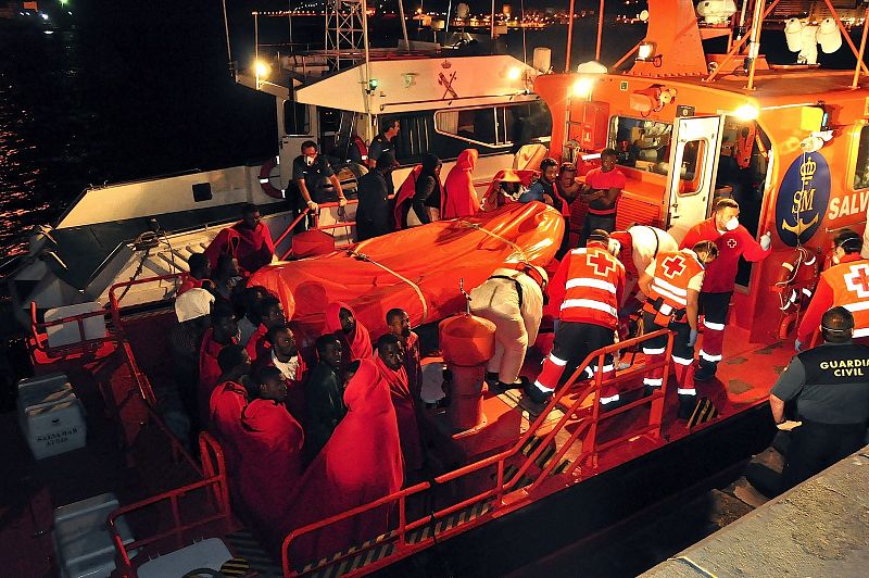 Localizadas dos pateras procedentes de Marruecos con 97 personas a bordo