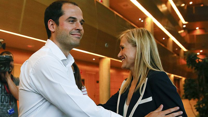 PP y Ciudadanos llegan a un "principio de acuerdo" para permitir la investidura de Cifuentes