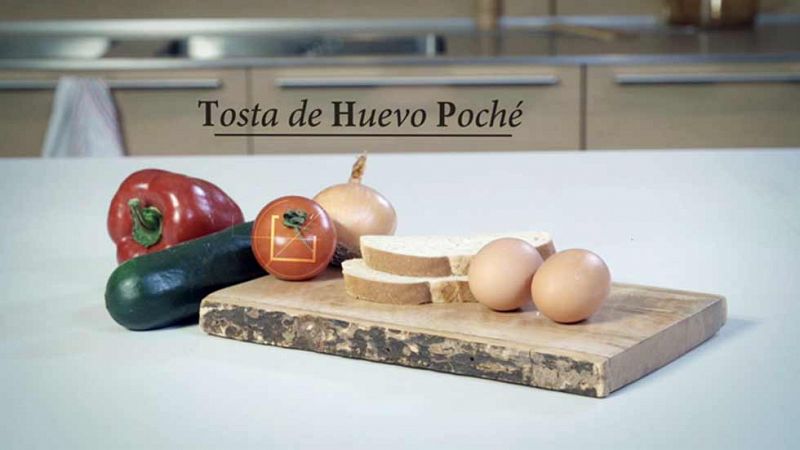 Receta de tosta con pisto y huevo poch