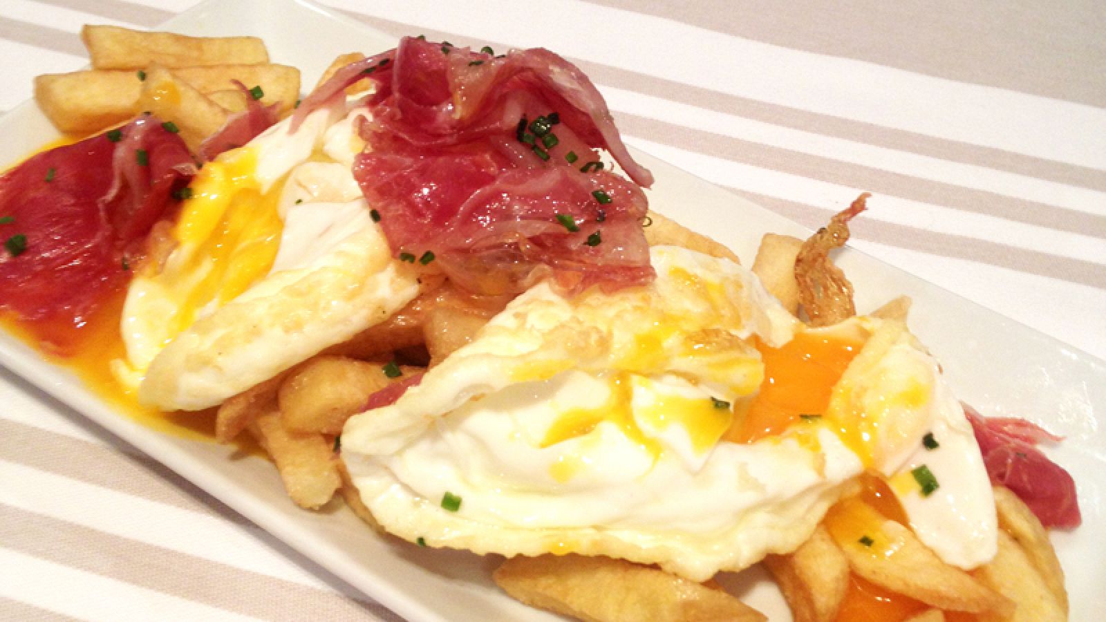 Receta de huevos rotos con jamon ibérico