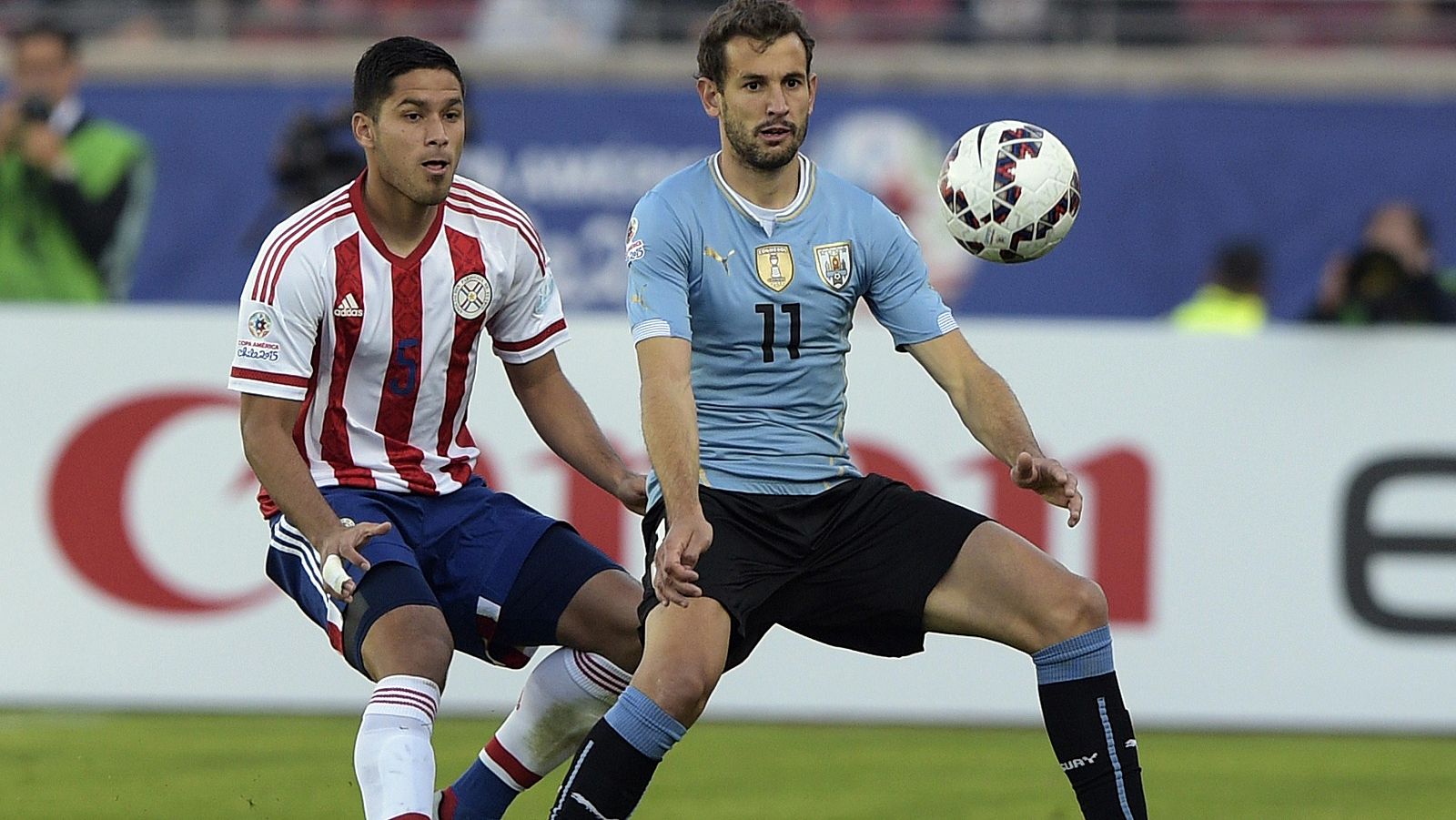 Stuani, en el Uruguay-Paraguay