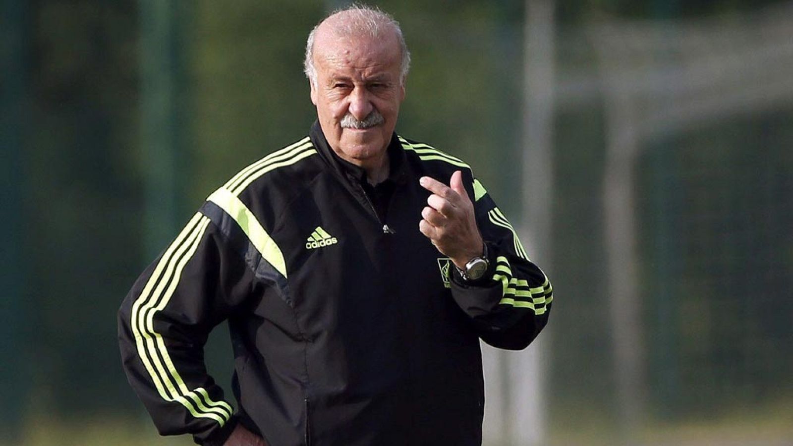 Vicente del Bosque durante un entrenamiento de la selección española en Minsk.