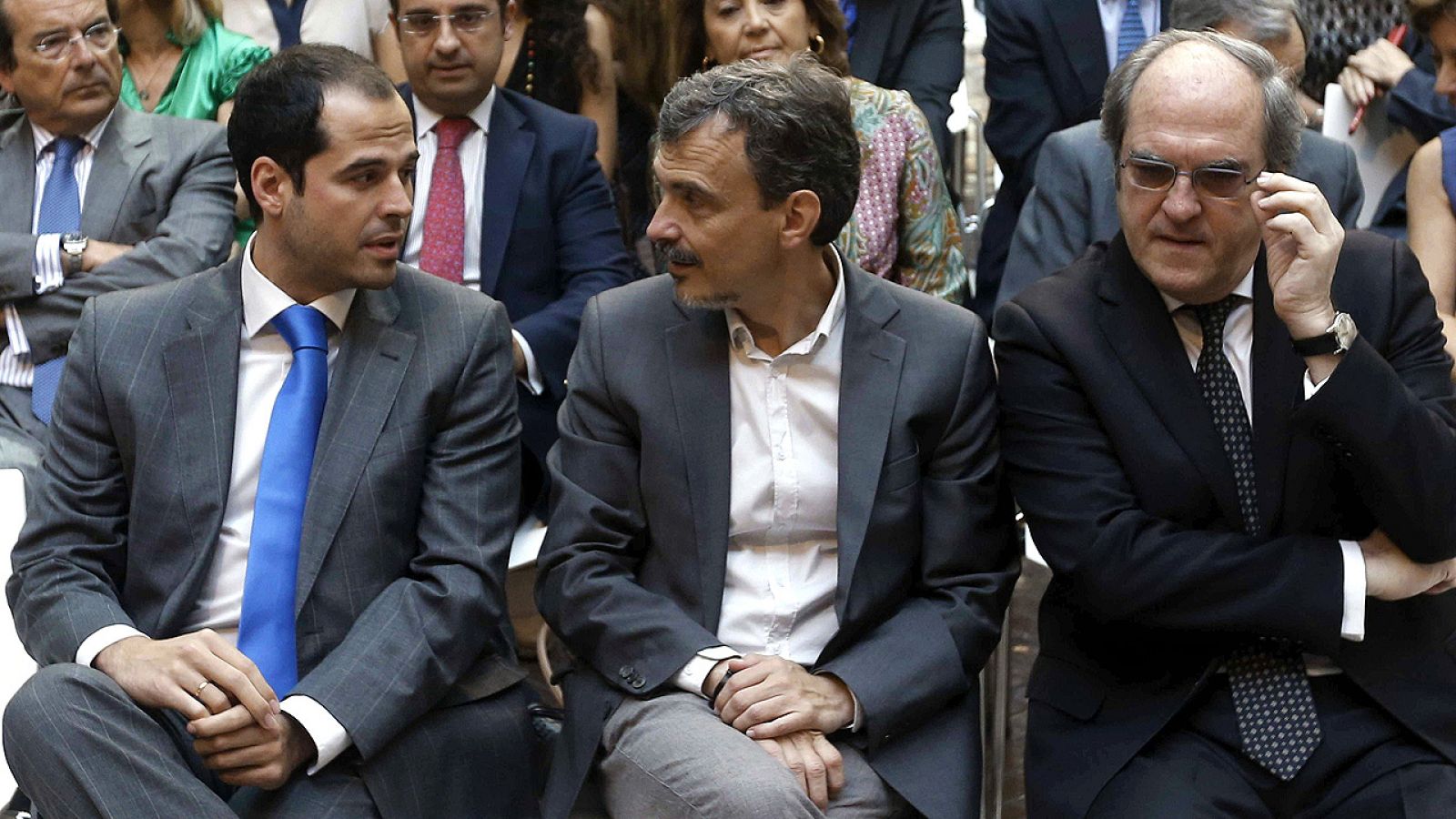 De izquierda a derecha: Aguado (Ciudadanos), López (Podemos) y Gabilondo (PSOE).