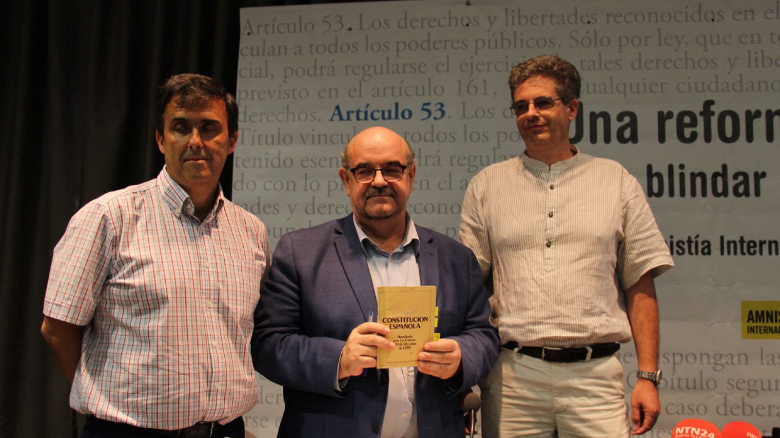José María Vera, Esteban Beltrán y Mario Rodríguez en la presentación de la campaña "Blinda tus derechos"