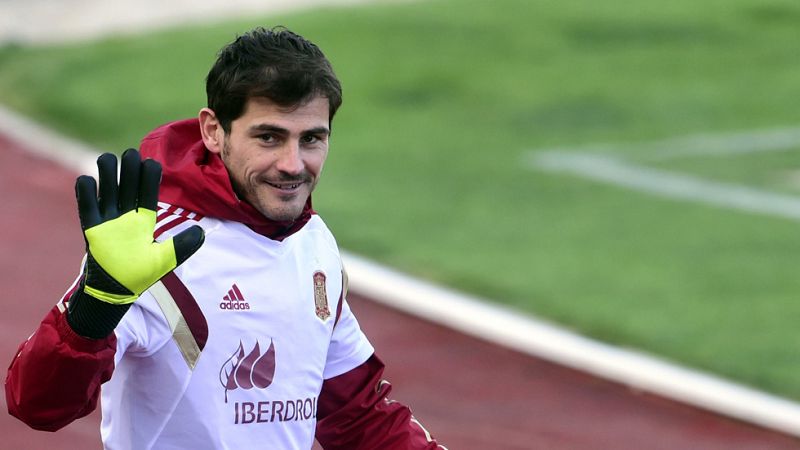 Casillas deja el Real Madrid y se marcha al Oporto
