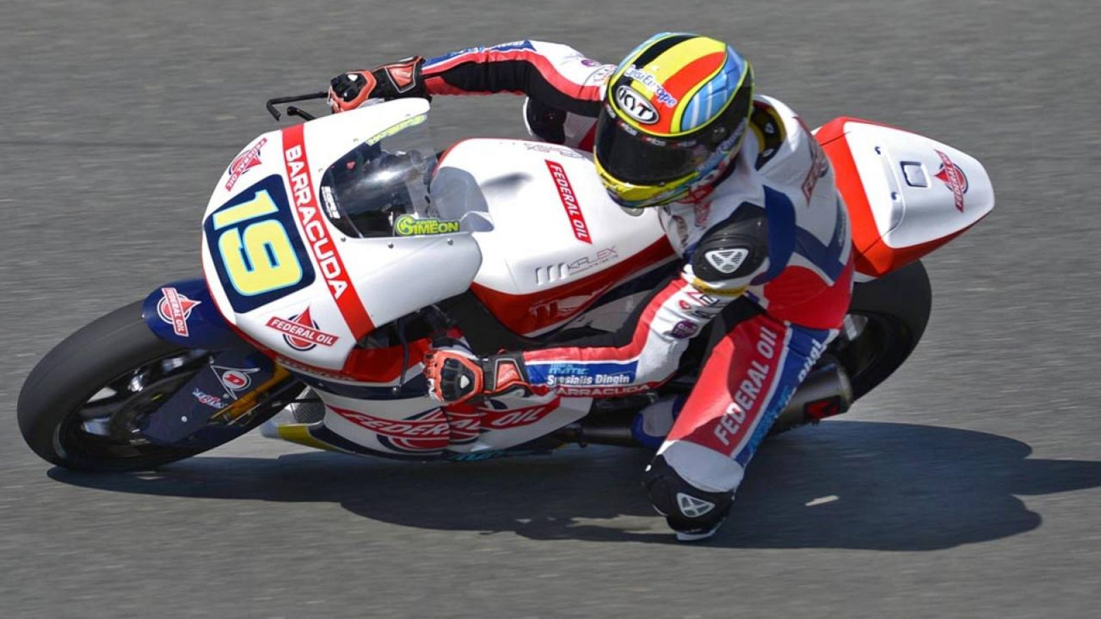 Simeon gana la carrera de Moto2