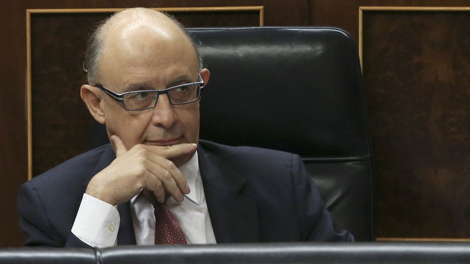 El ministro de Hacienda y Administraciones Públicas, Cristóbal Montoro, durante el pleno del Congreso