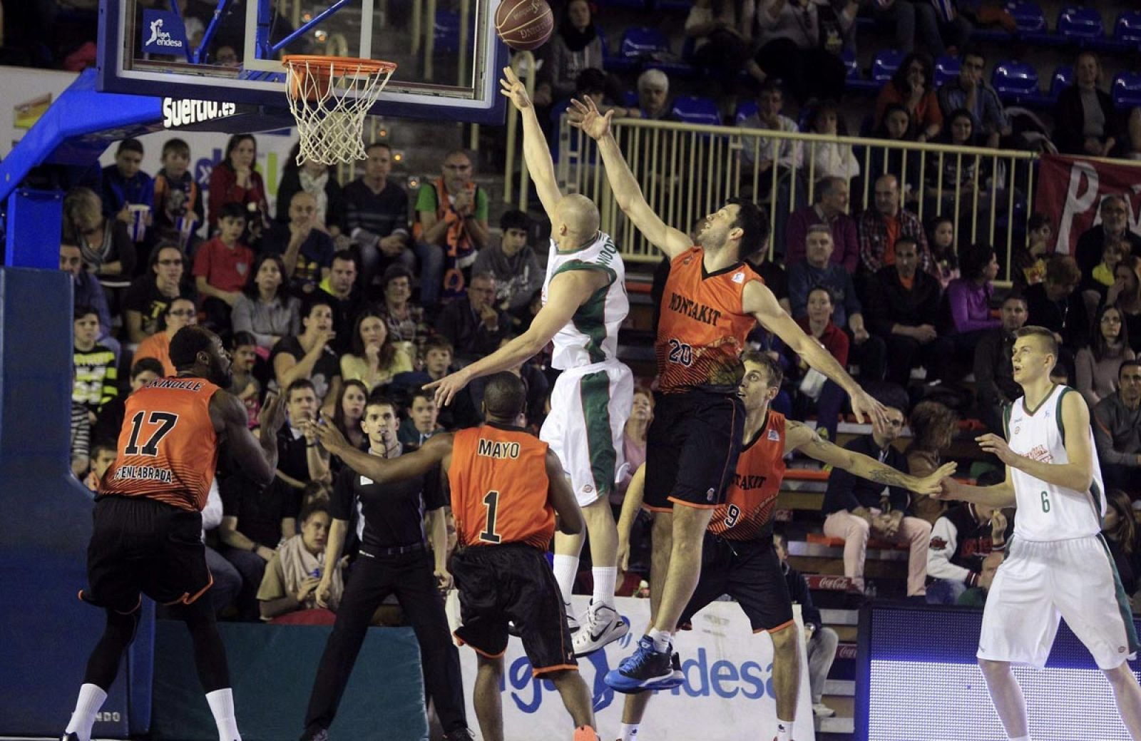 Imagen de archivo del Fuenlabrada durante un partido de la pasada campaña