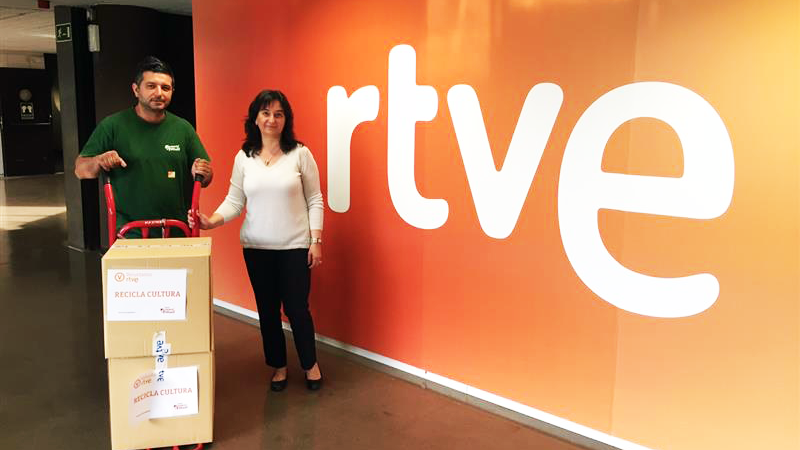 La campa�a 'Recicla Cultura' de la Plataforma de Voluntariado RTVE recoge m�s de 8.000 libros para proyectos sociales