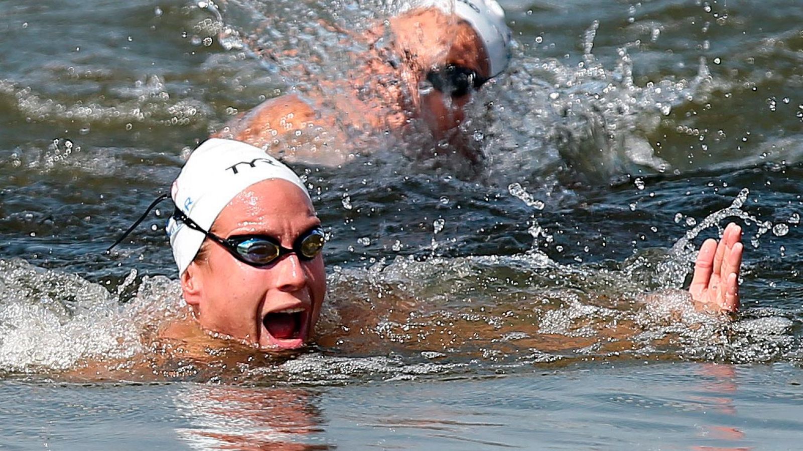 Aurelie Muller se impone en los 10 km de aguas abiertas