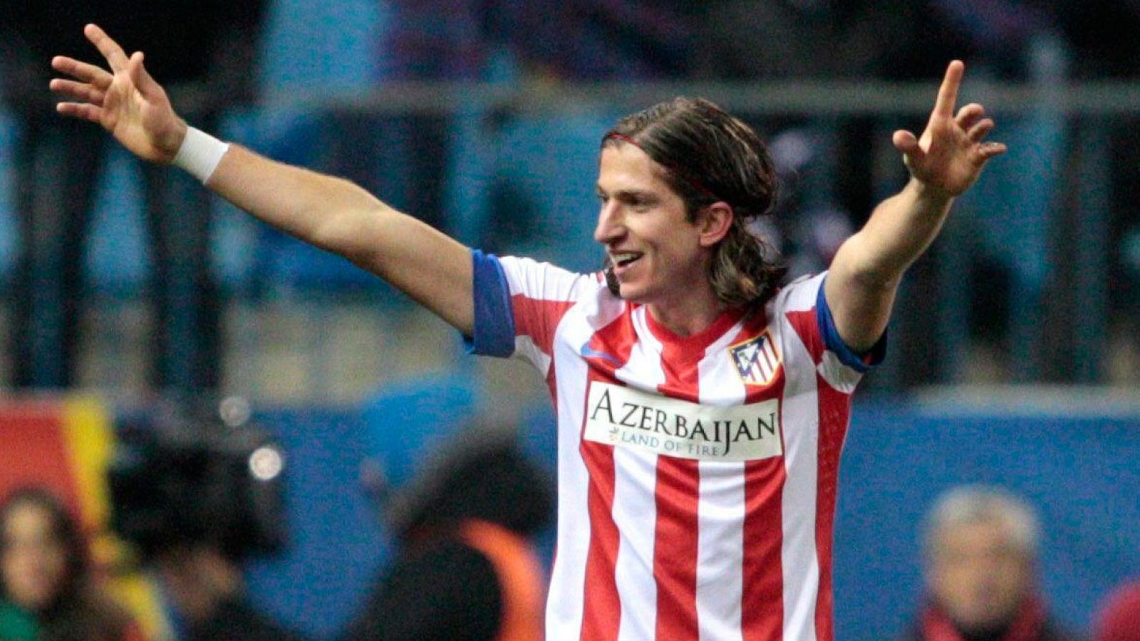 Filipe Luis vuelve al Atlético por cuatro temporadas.