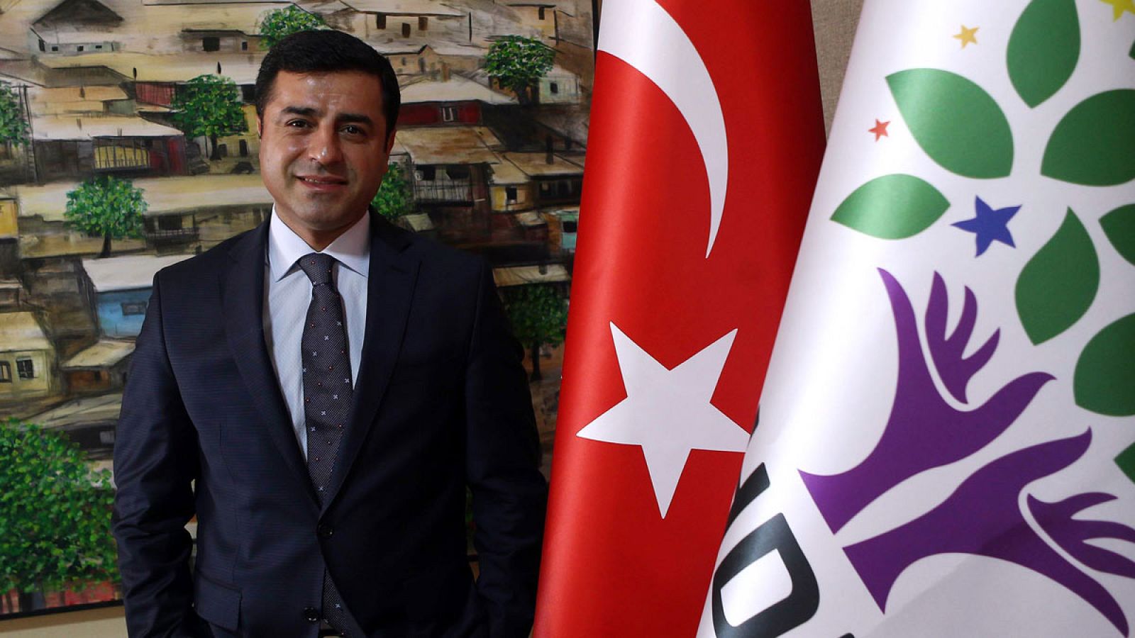 Selahattin Demirtas, copresidente del partido izquierdista prokurdo HDP, investigado por la fiscalía turca