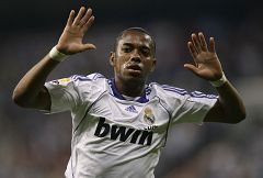El Chelsea confirma su interés por Robinho y desmiente que quieran fichar a Kaká