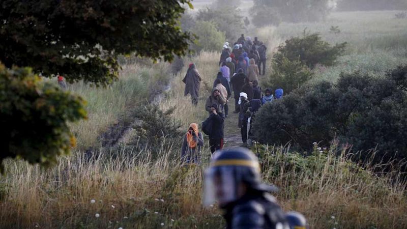París y Londres crean un frente común ante la crisis migratoria de Calais 