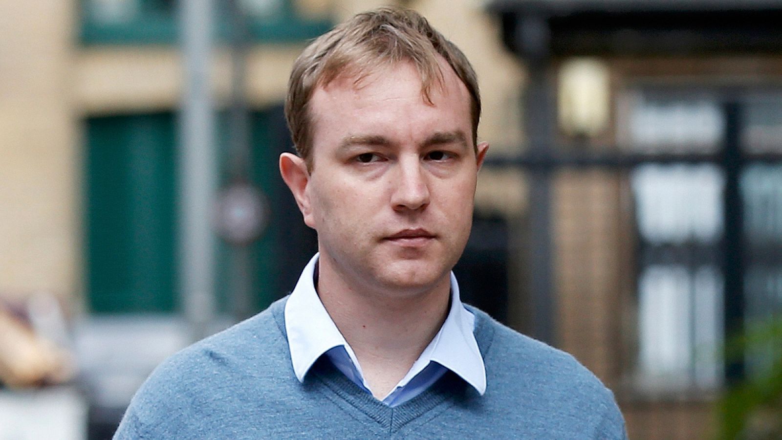 Tom Hayes a su llegada a la Corte de la Corona de Southwark, Londres