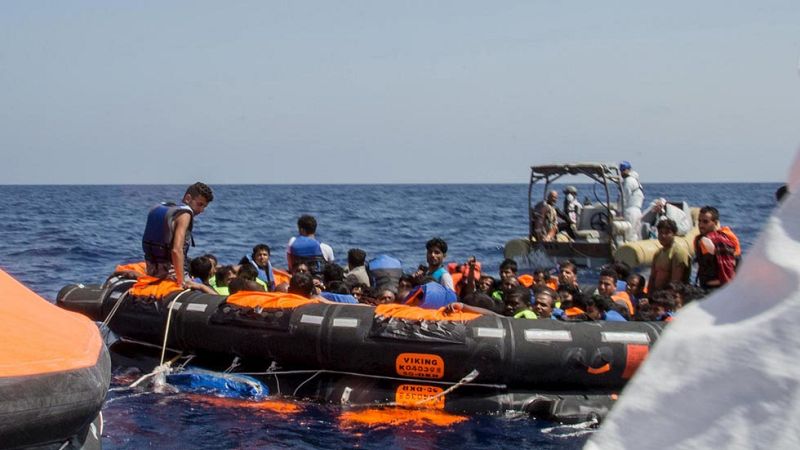 Al menos 25 inmigrantes muertos tras el naufragio de una embarcación en el Canal de Sicilia