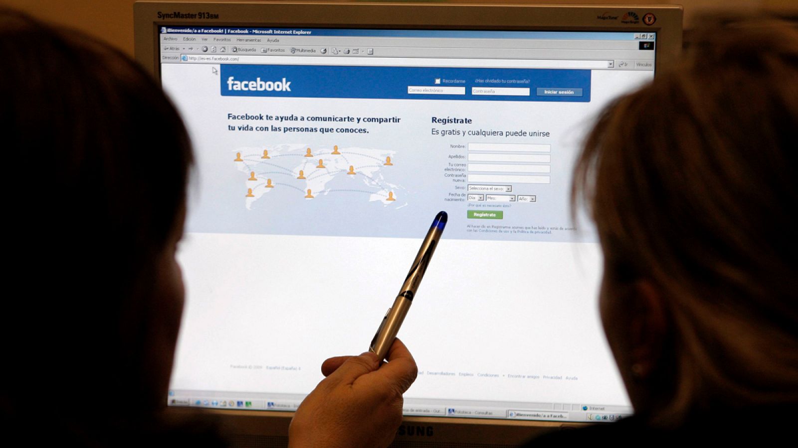 Los internautas se sienten desamparados ante gigantes como Google o Facebook