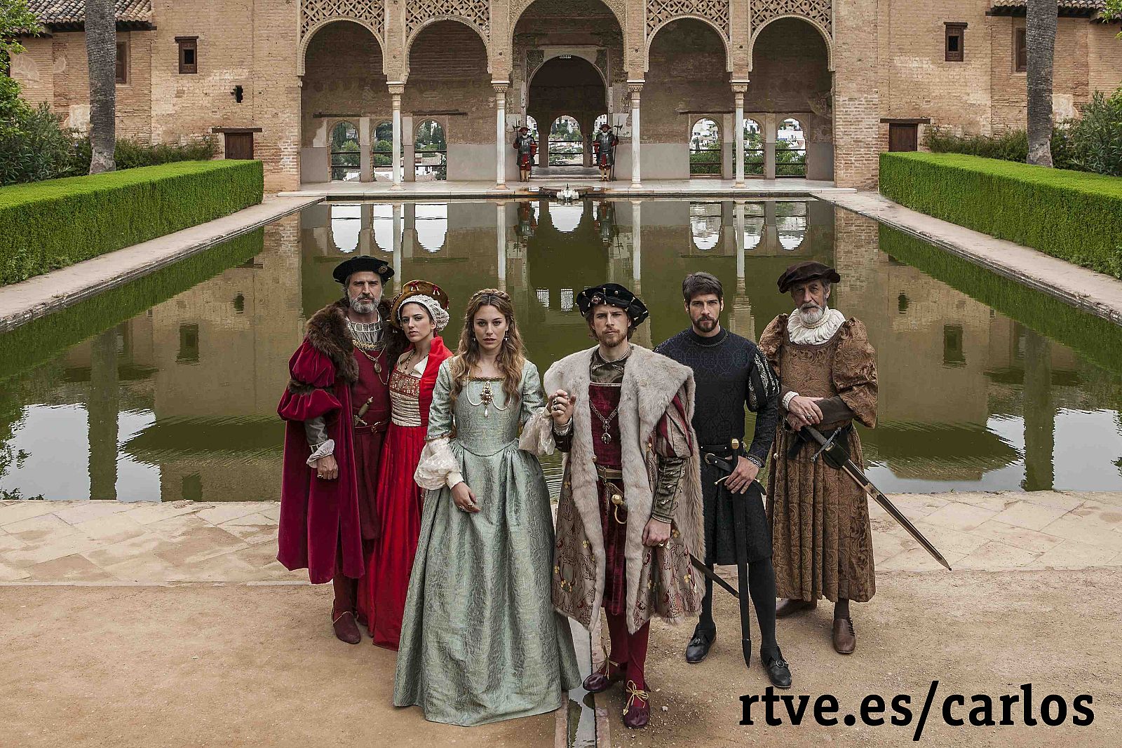 Los protagonistas de 'Carlos, Rey Emperador' posan en La Alhambra