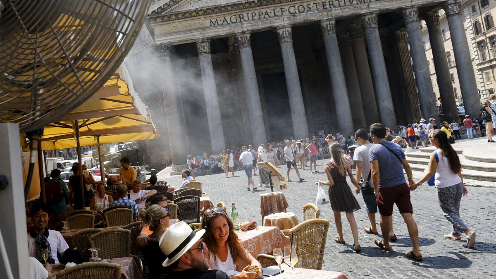 Un restaurante frente al Panteón, en la capital italiana, Roma