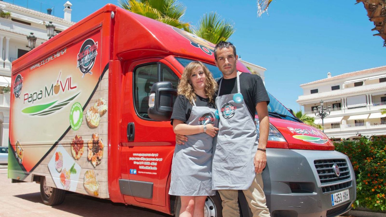 Nora Calzada Aldekoa y Jon Idirin Lima, 'Papamóvil'