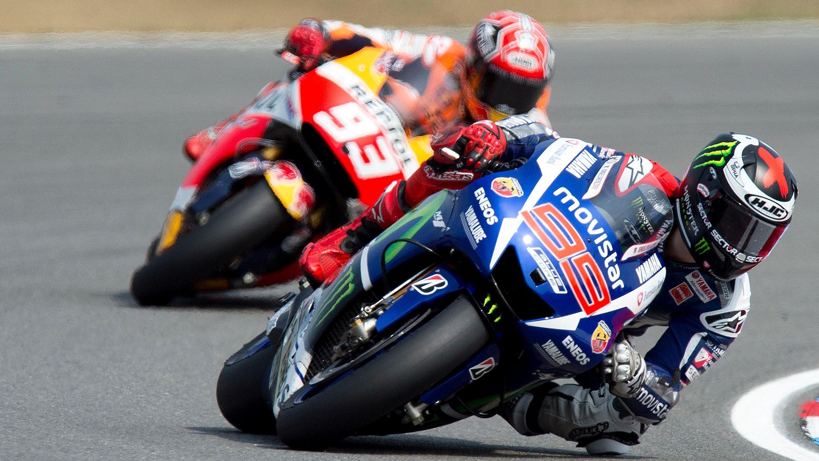 Lorenzo, seguido por Márquez