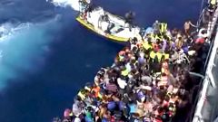 Al menos 30 muertos y decenas de desaparecidos en otro naufragio frente a las costas de Libia