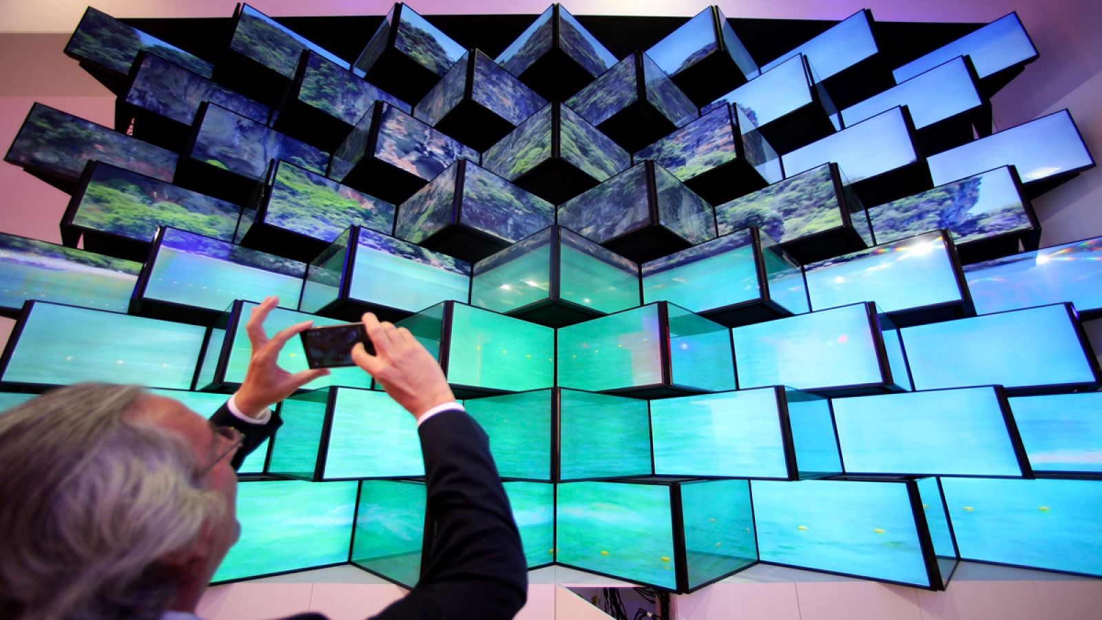 Relojes y teléfonos inteligentes reinarán en la feria IFA de Berlín