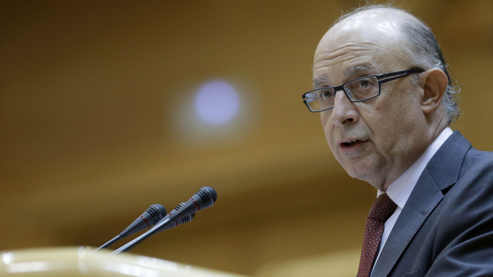 El Ministro de Hacienda y Administraciones Públicas, Cristóbal Montoro, en el Senado