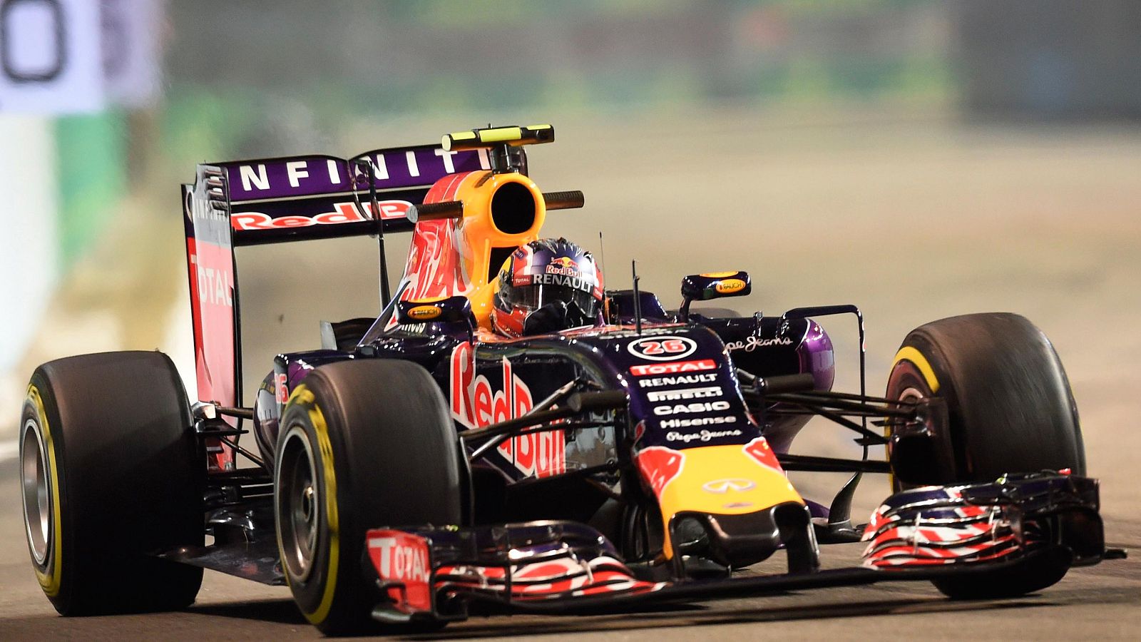 El piloto ruso Dani Kvyat, durante los entrenamientos en Singapur