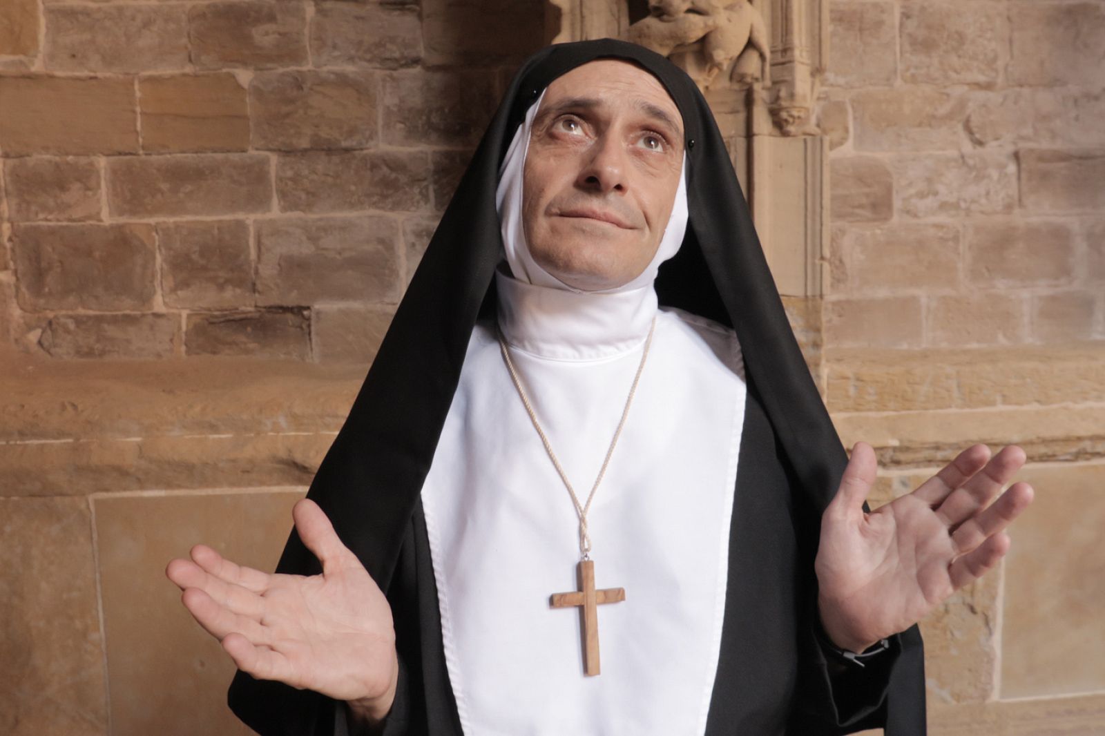 Olmos se infiltrará en el convento de clausura para investigar el caso