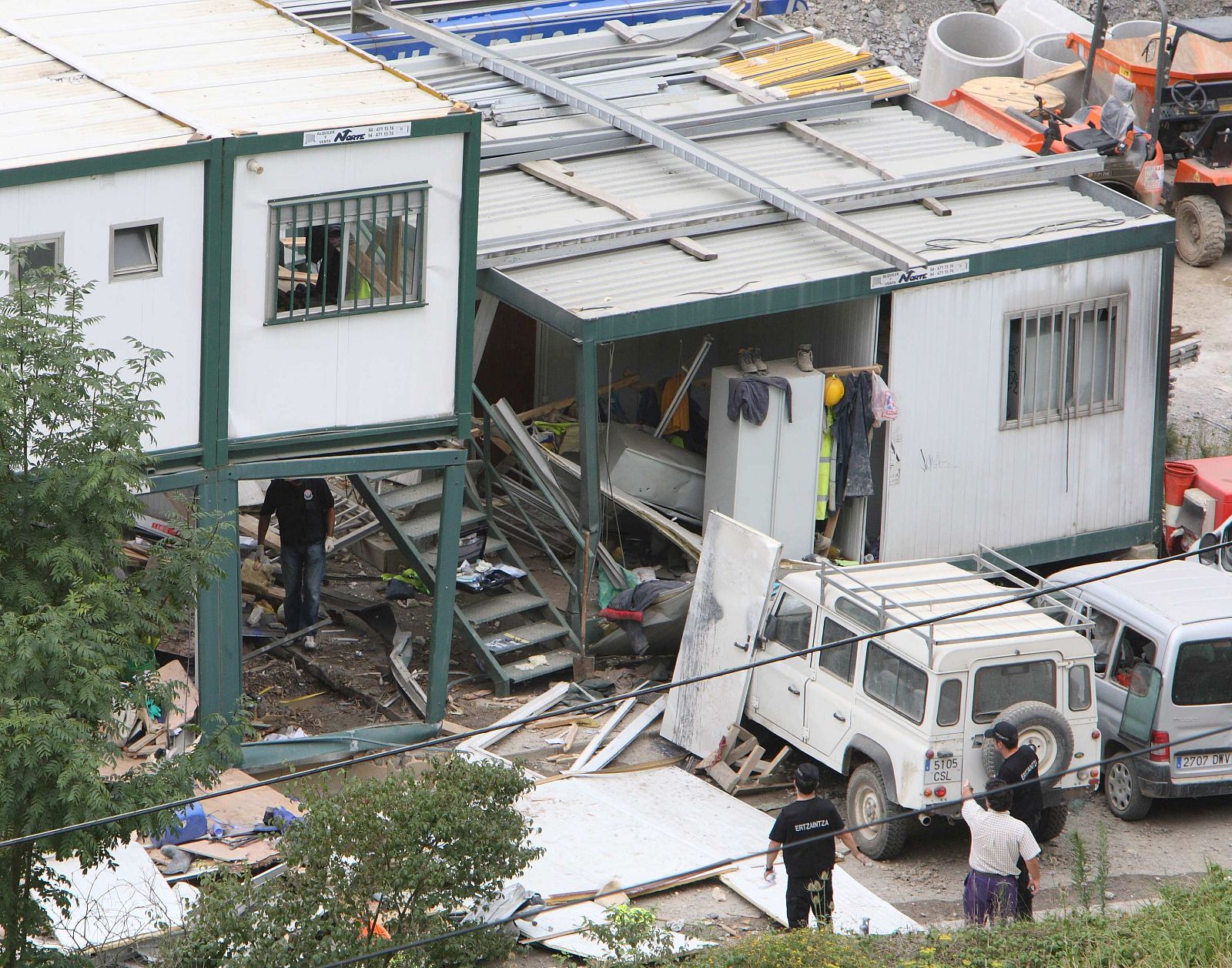 ETA hace estallar una bomba en la utopista A-8 (Bilbao-Behobia) en Orio (Guipúzcoa)