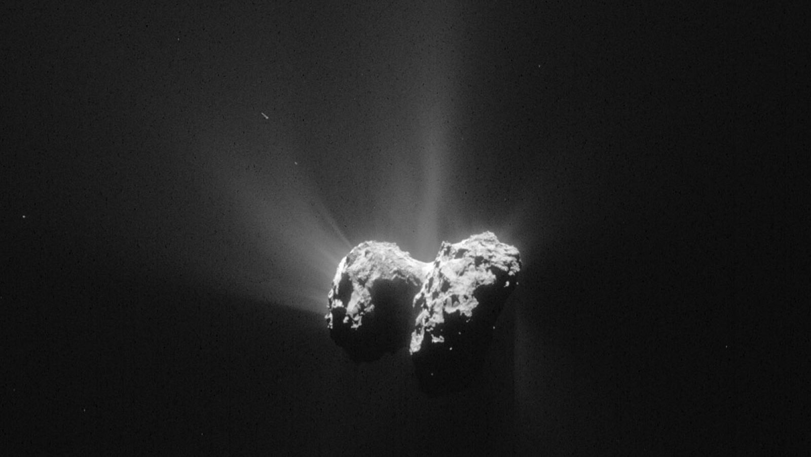 Una imagen del cometa 67P/Churyumov-Gerasimenko tomada desde la sonda Rosetta el 15 de junio de 2015
