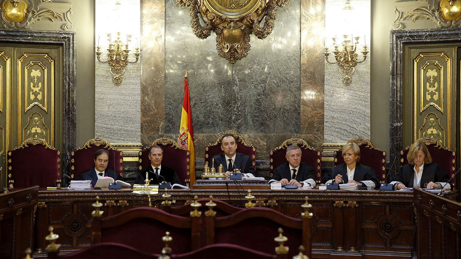 El Tribunal Supremo revisa los recursos del fiscal y de otros once participantes en el proceso por el hundimiento del Prestige
